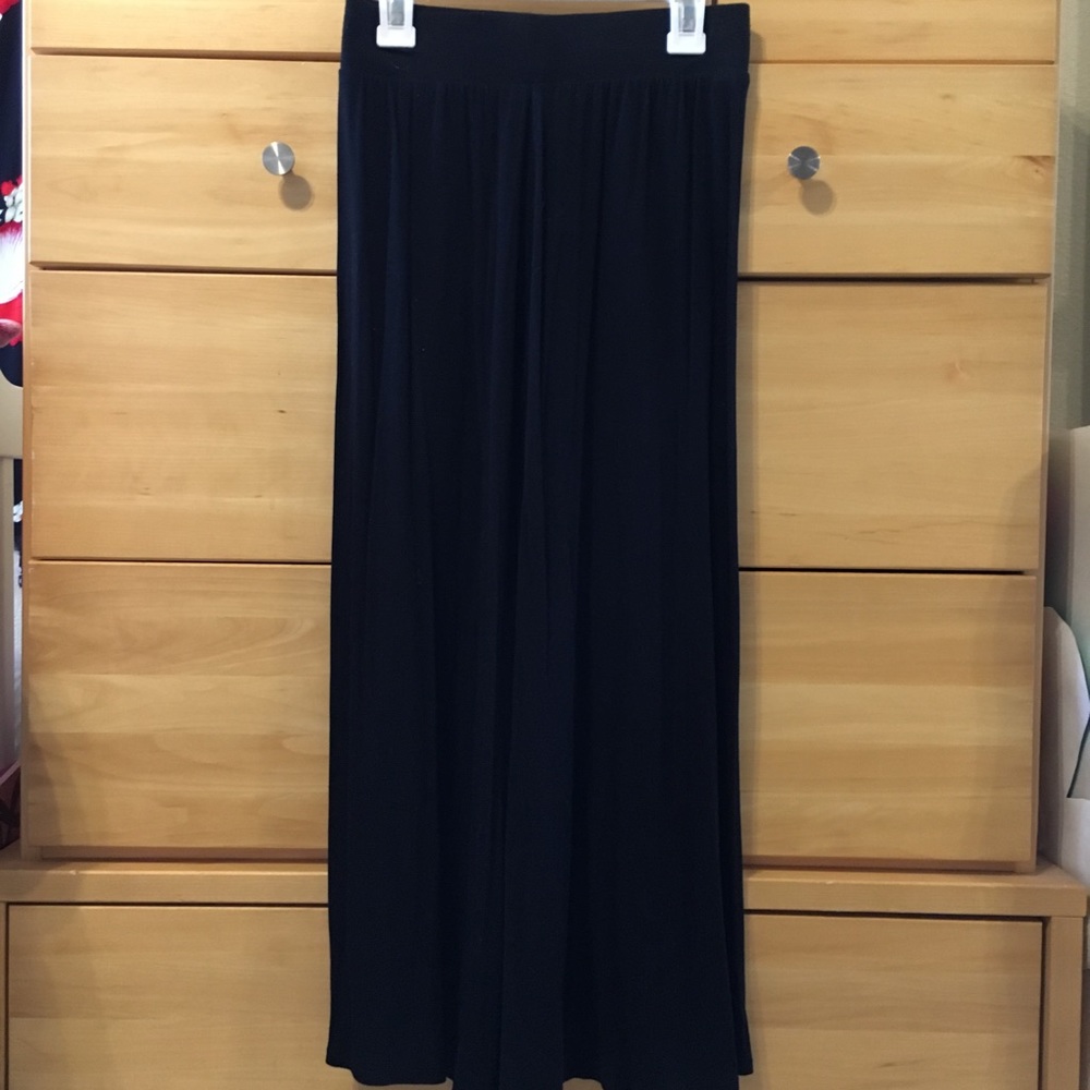 Long black maxi skirt